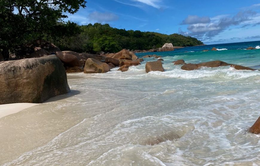 Praslin & La Digue Island Tour (Plane Private)