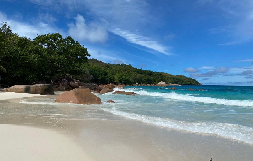 Praslin & La Digue Island Tour (Plane Private)