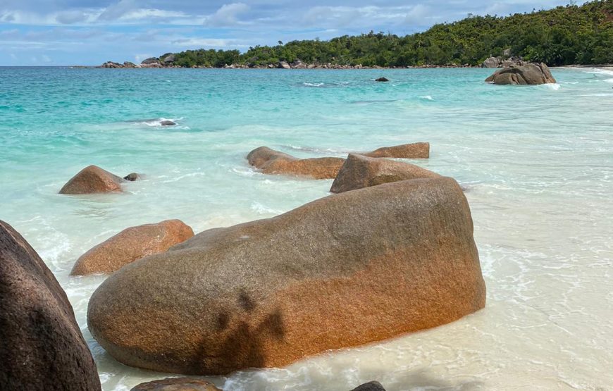 Praslin & La Digue Island Tour (Plane Private)