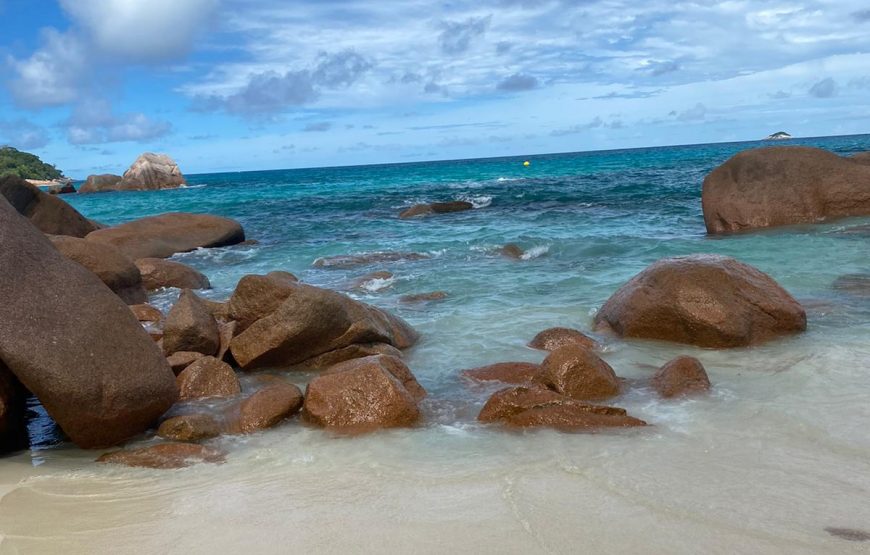Praslin & La Digue Island Tour (Ferry Private)